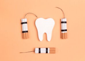 מודל של שן וסיגריות